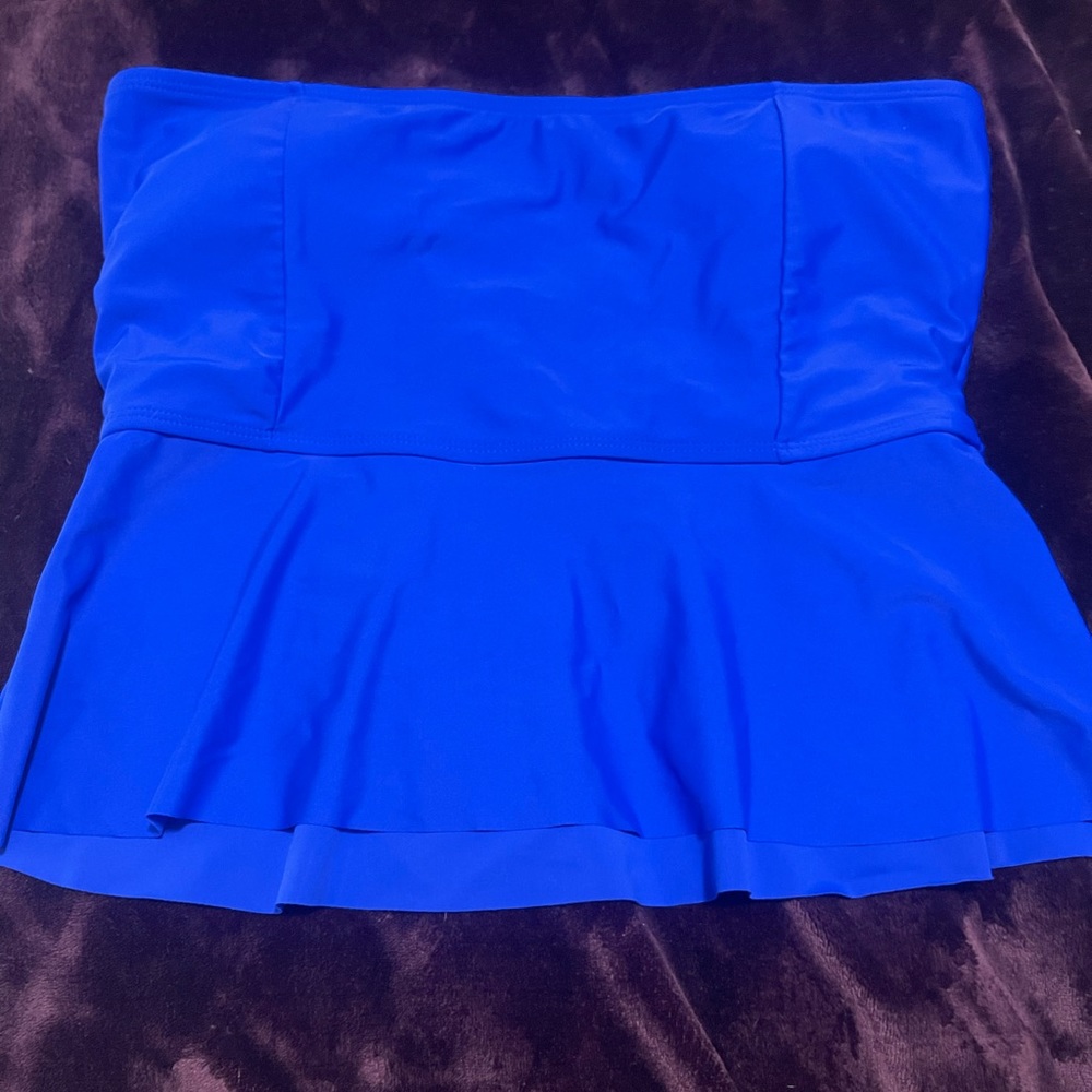 Blue flowy swim top. Great condition. Not sure the brand.  Size XL